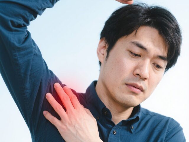 【五十肩の根本改善なら整骨院へ】西葛西・篠崎で選ばれる施術とは